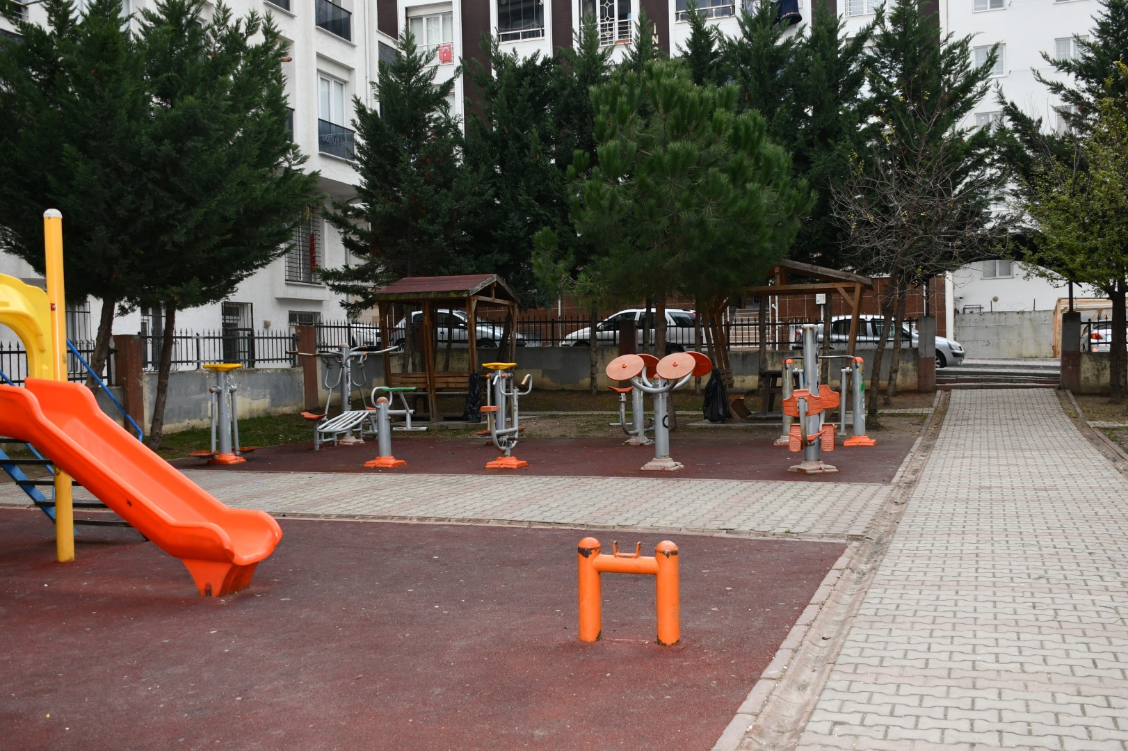 YASEMİN PARKI