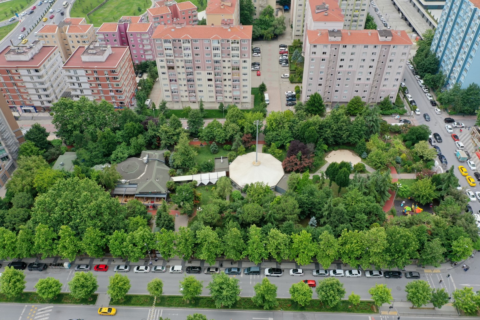 CUMHURİYET PARKI