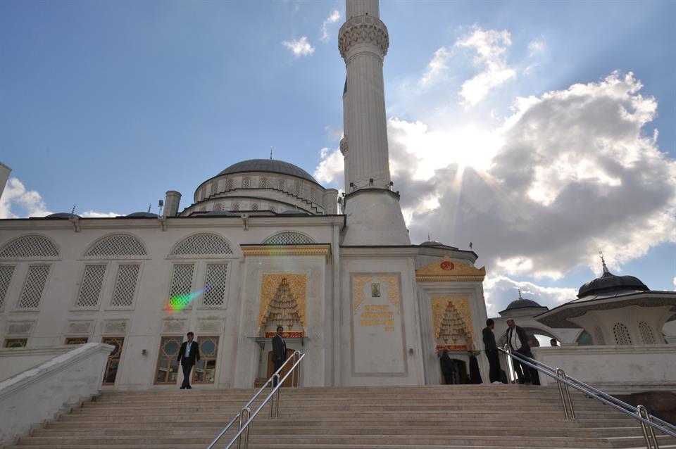 SERHAN TİRİT CAMİİ